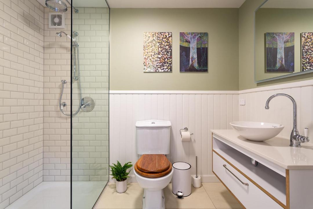 Photo of Bathroom in Three Kings