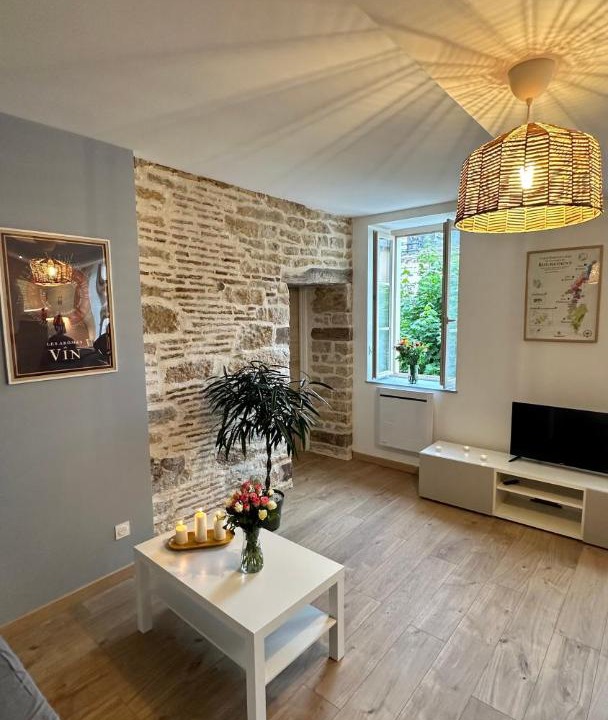 Photo of Others in Couchey