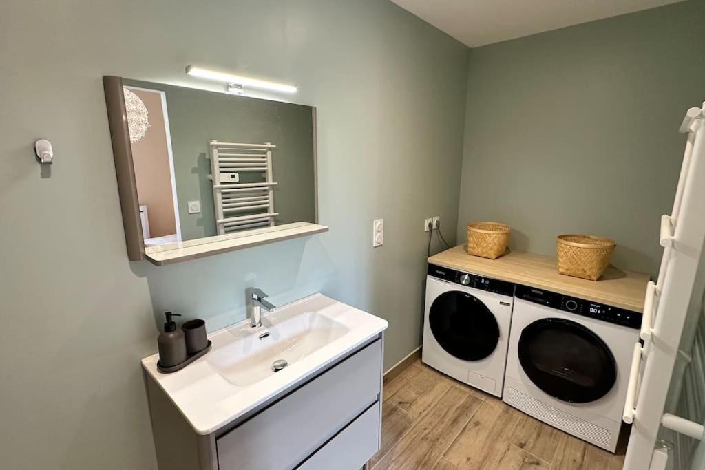 Photo of Others in Couchey