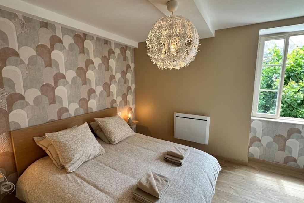 Photo of Others in Couchey