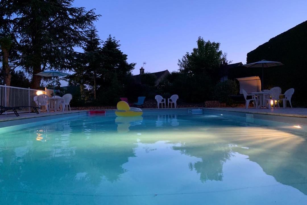 Photo of Others in Avallon