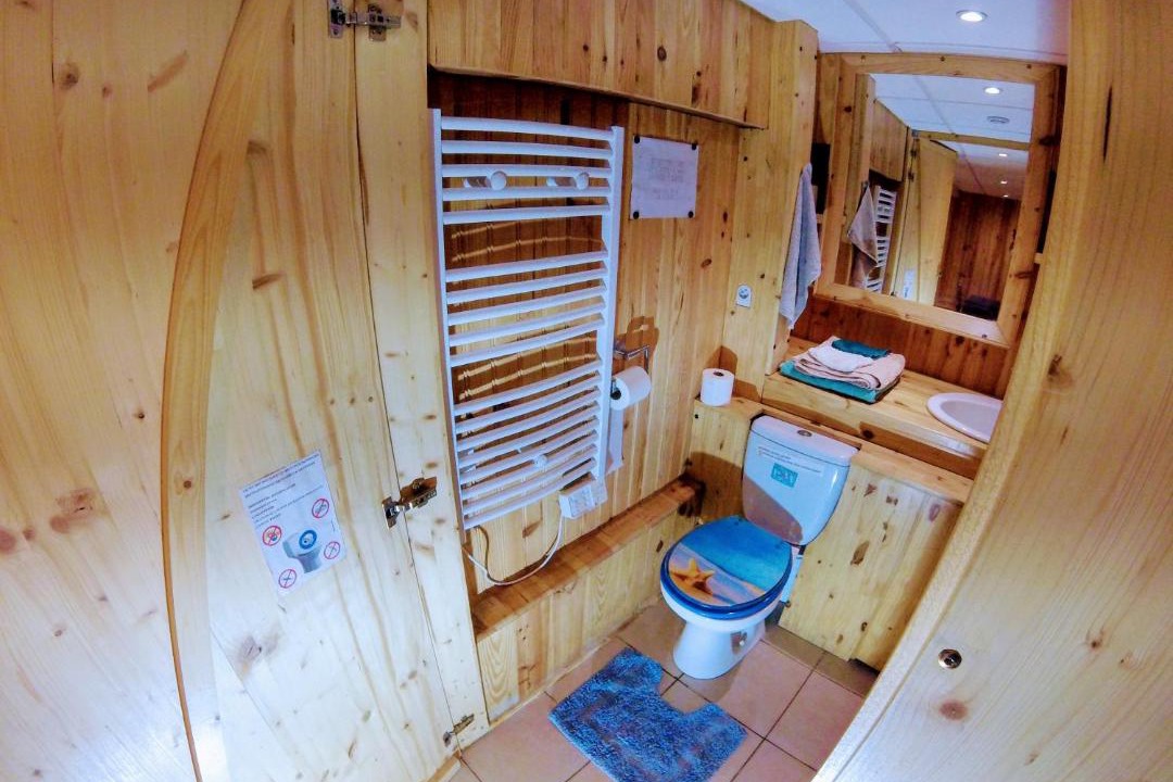 Photo of Bathroom in Villeneuve-le-Roi
