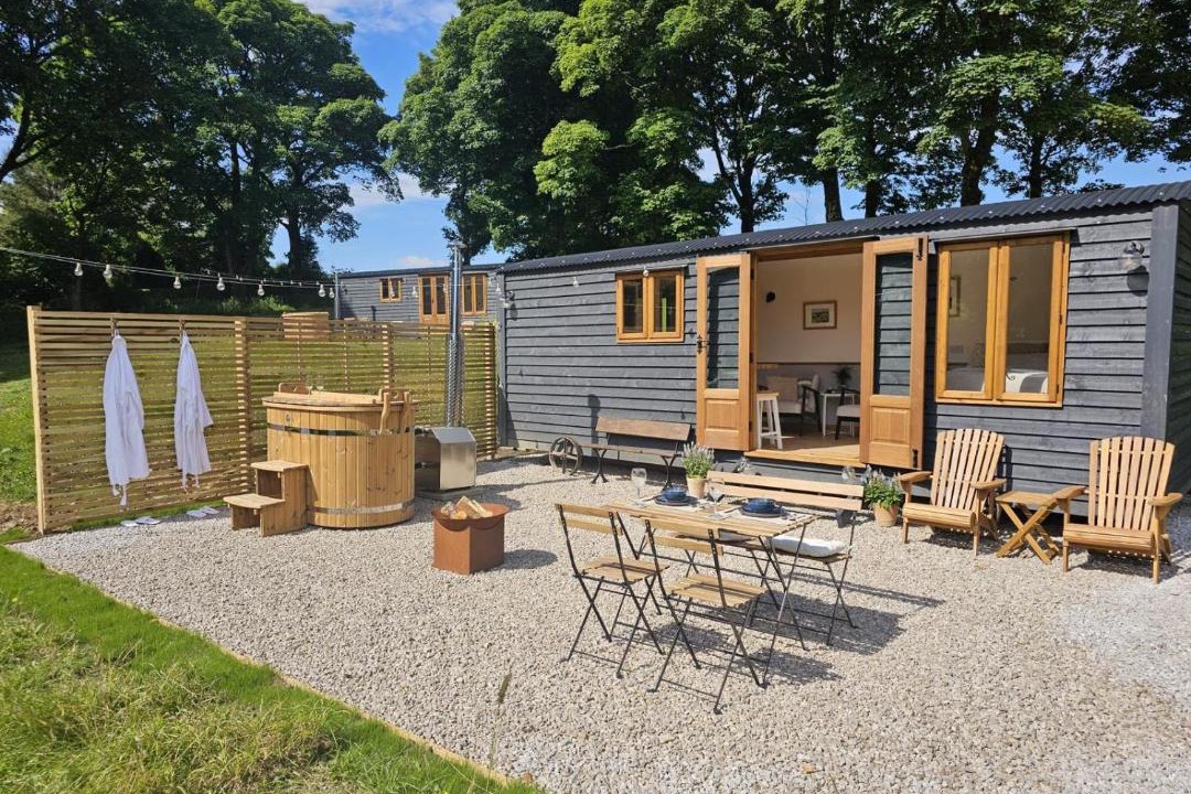 Photo of Others in Lumbutts