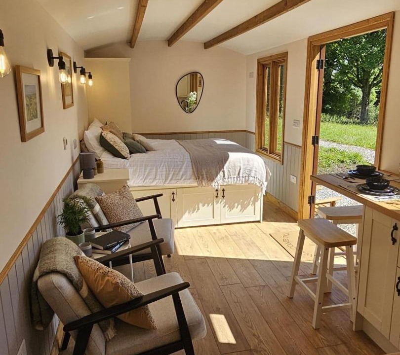 Photo of Others in Lumbutts