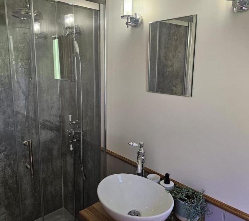 Photo of Others in Lumbutts