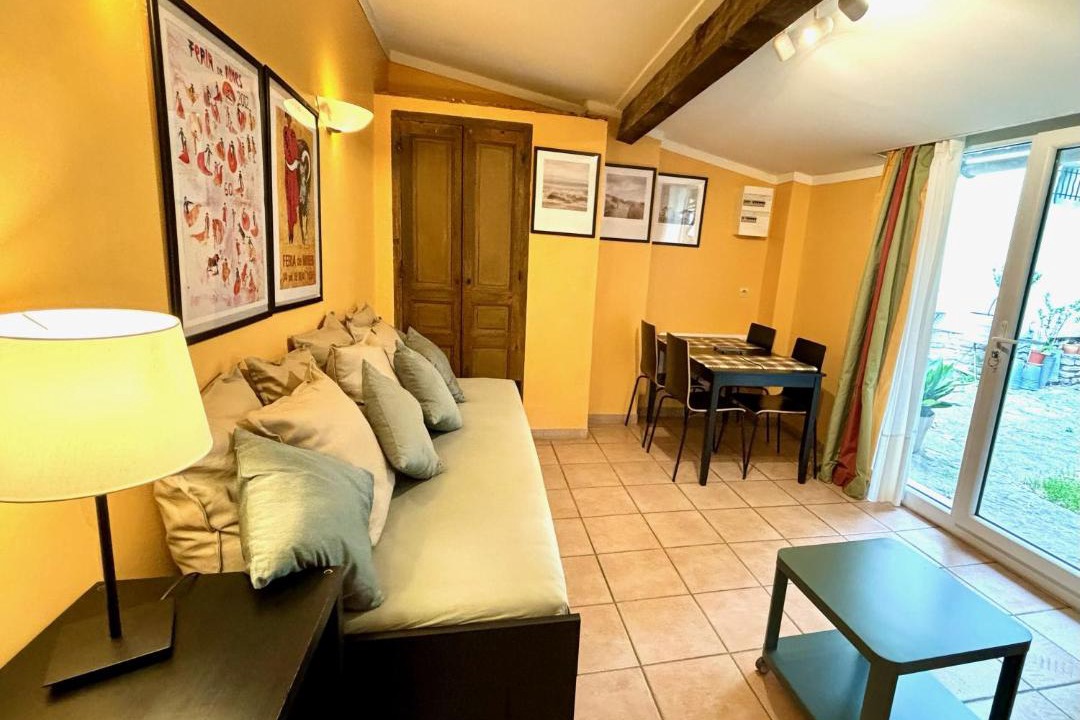 Photo of Others in Garrigues