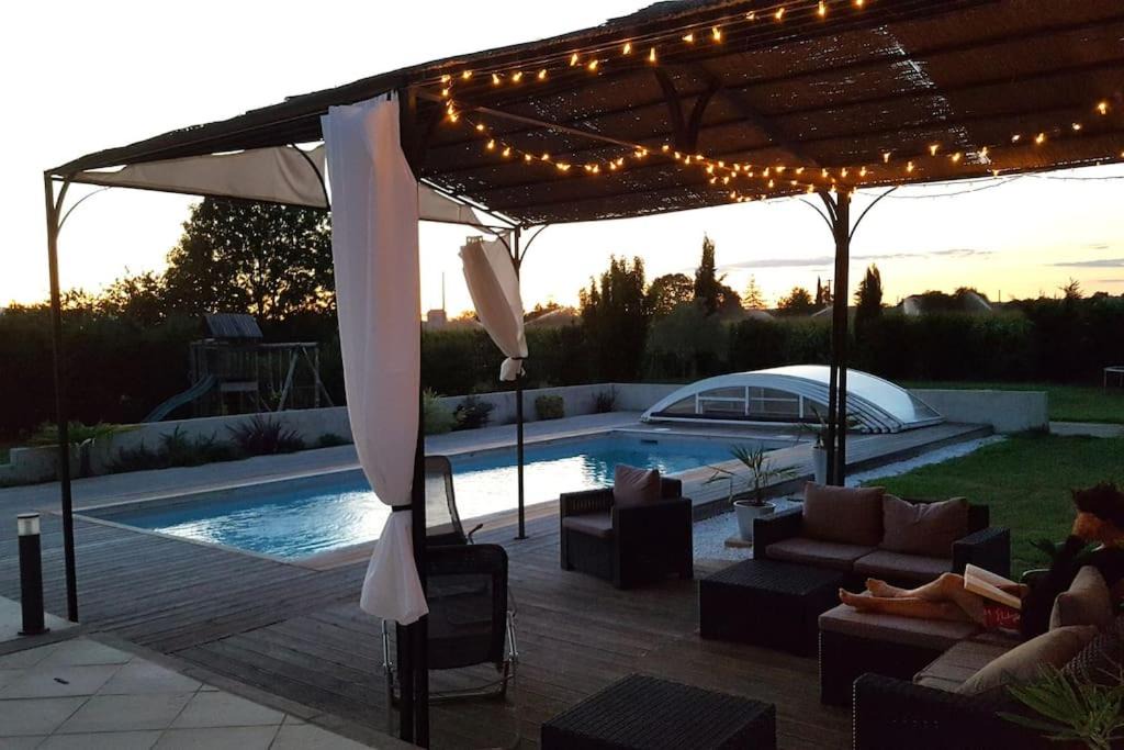 Photo of Others in Manthes