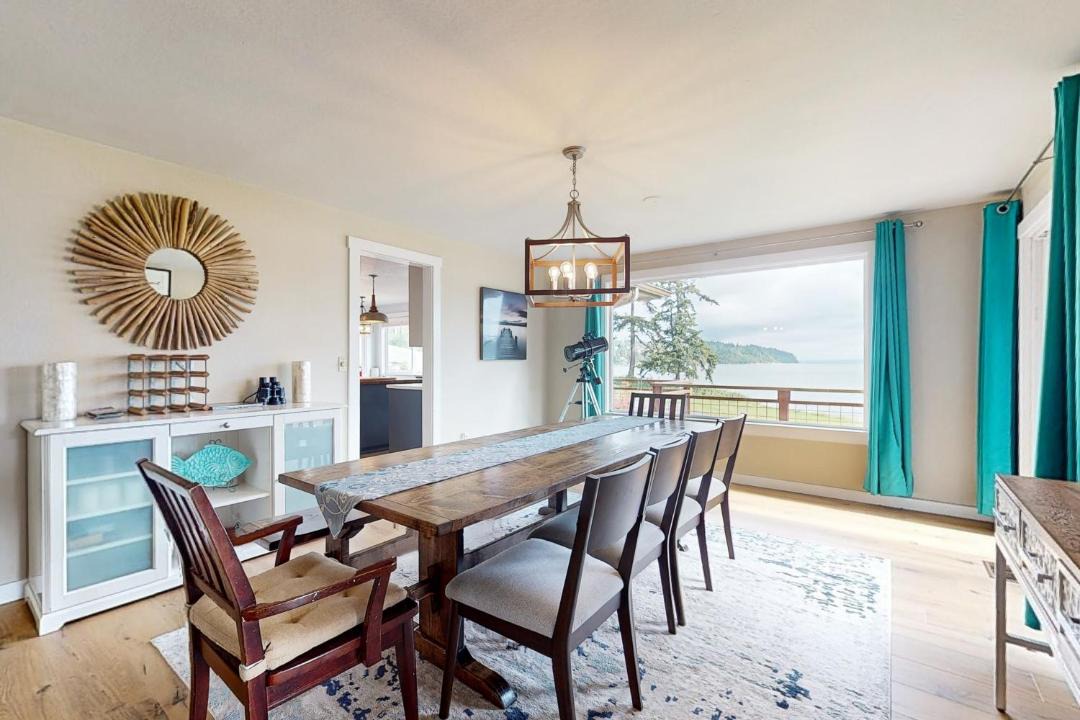 Photo of Others in Freeland