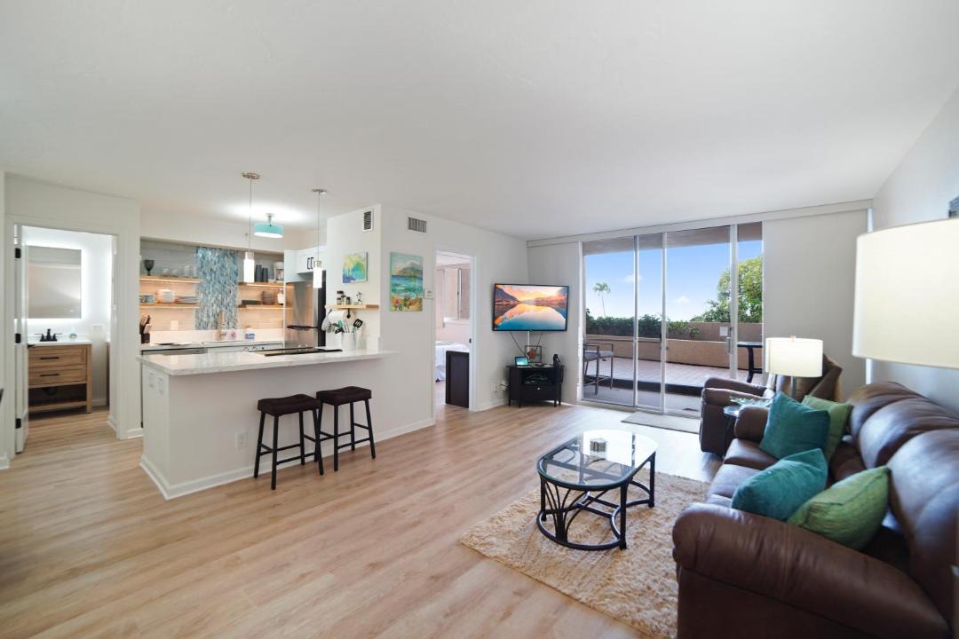 Photo of Others in Kahana