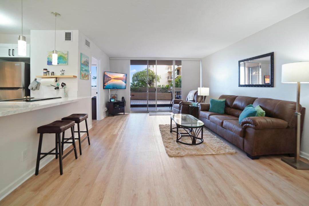 Photo of Others in Kahana