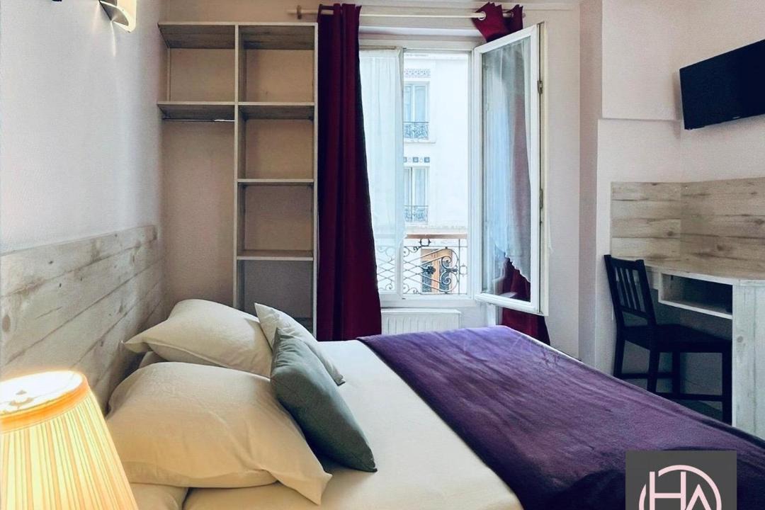 Photo of Others in Quartier des Grandes-Carrieres