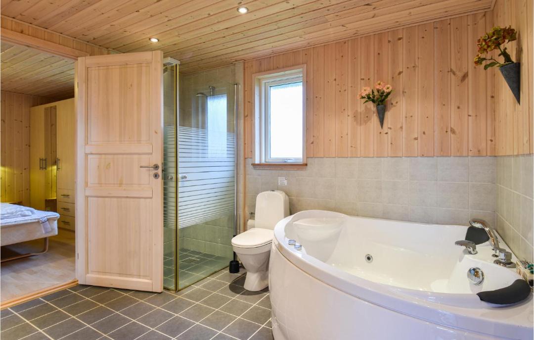 Photo of Bathroom in Harboore