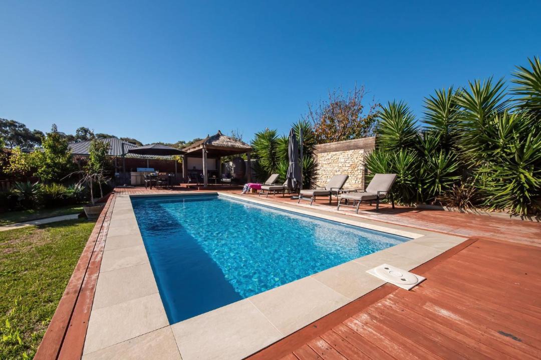 Photo of Others in Rosebud