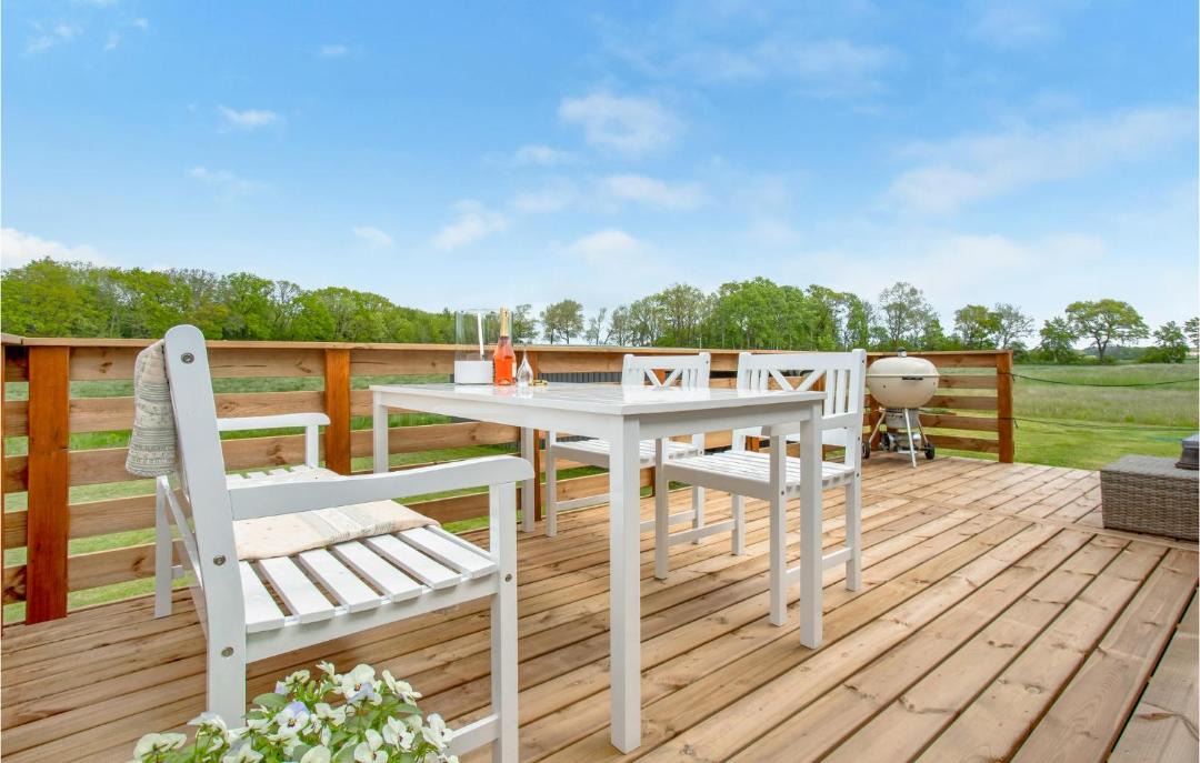 Photo of Others in Ronne