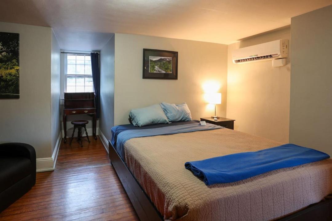 Photo of Bedroom in Lexington