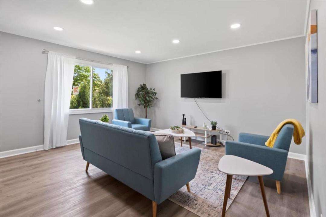Photo of Livingroom in Wheeling