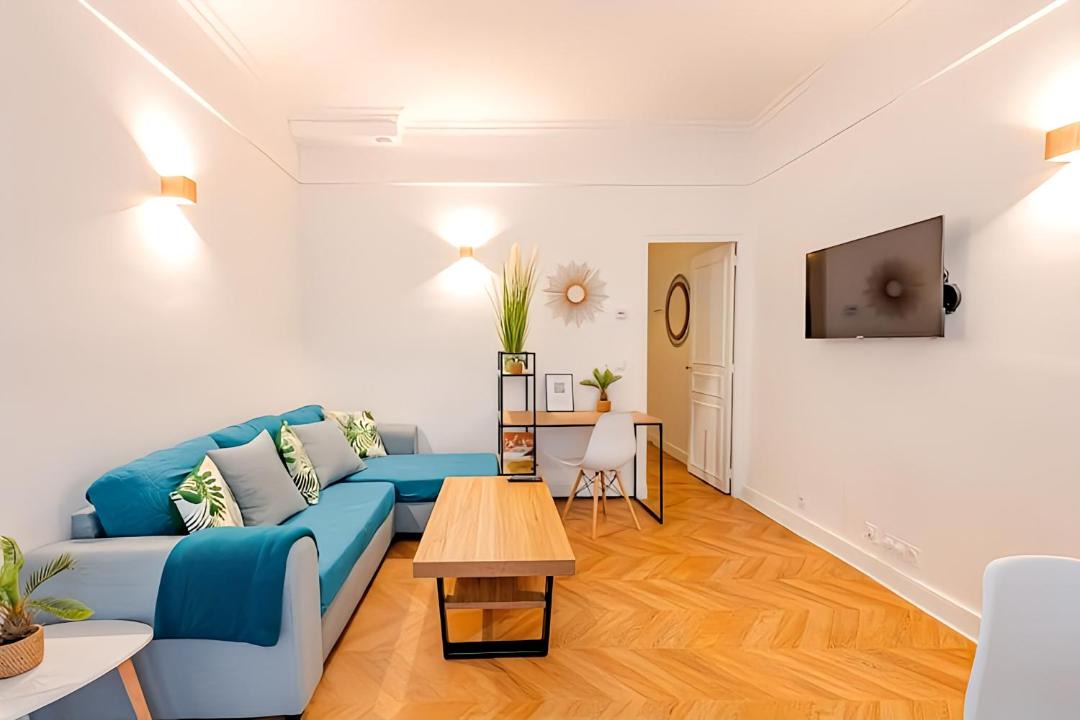 Photo of Others in Neuilly-sur-Seine