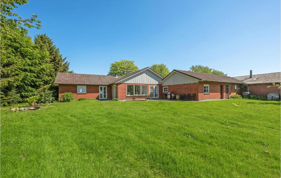 Photo of Others in Branderup J