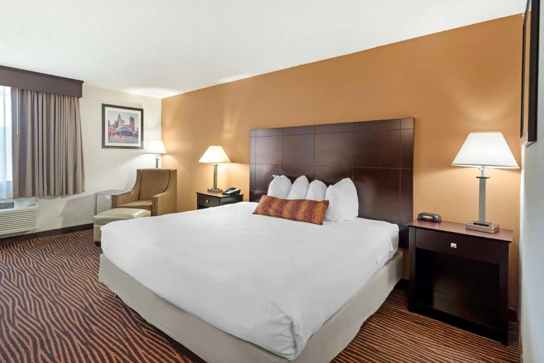 Photo of Bedroom in Des Plaines