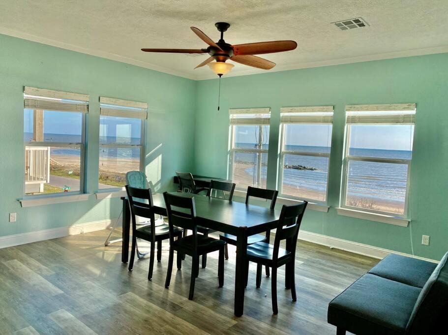 Photo of Livingroom in Lakeview  Jefferson County