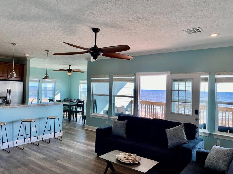 Photo of Livingroom in Lakeview  Jefferson County