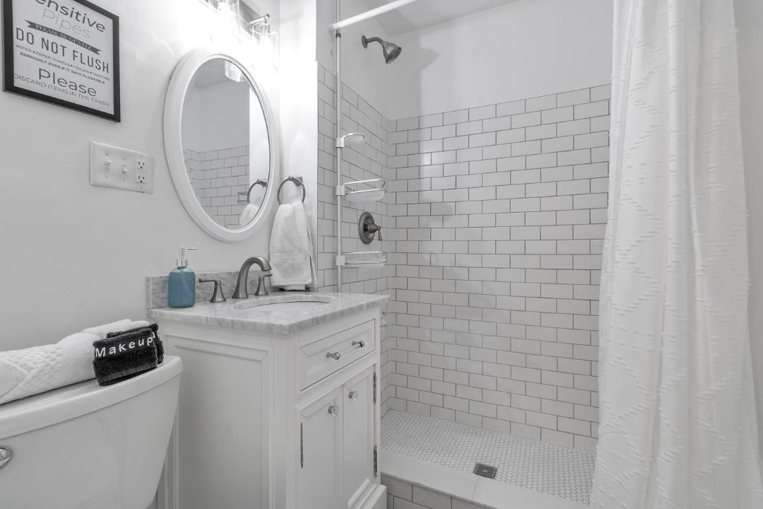 Photo of Bathroom in Front Park