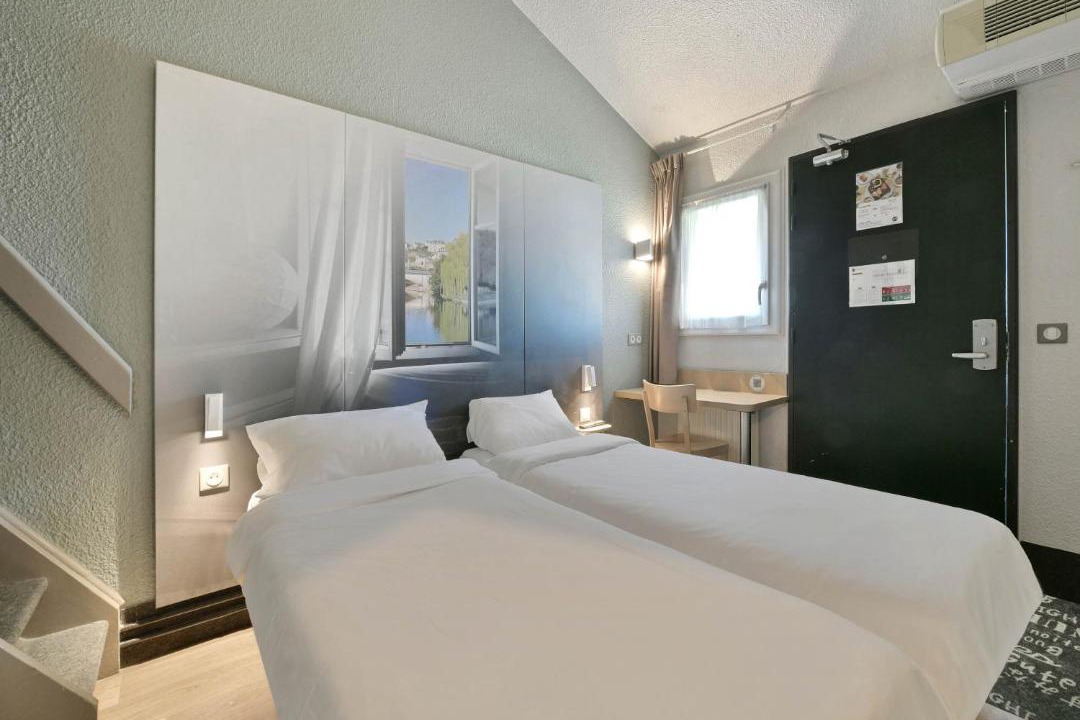 Photo of Others in Arnage