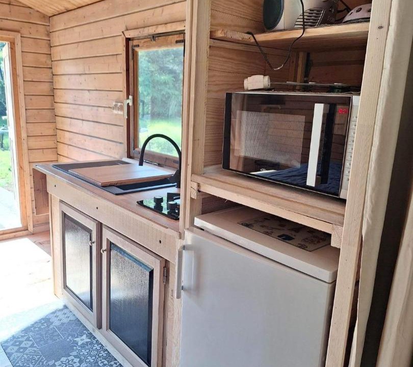 Photo of Others in Pressins