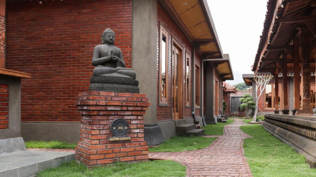 Photo of Buildings in Borobudur
