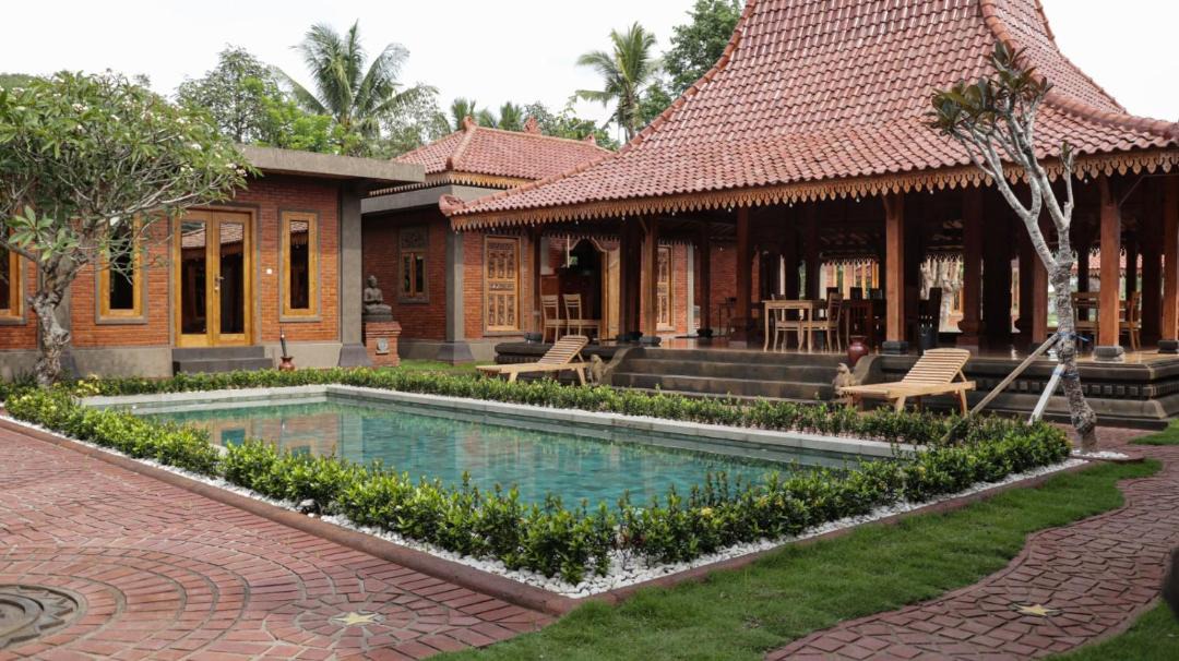 Photo of Buildings in Borobudur