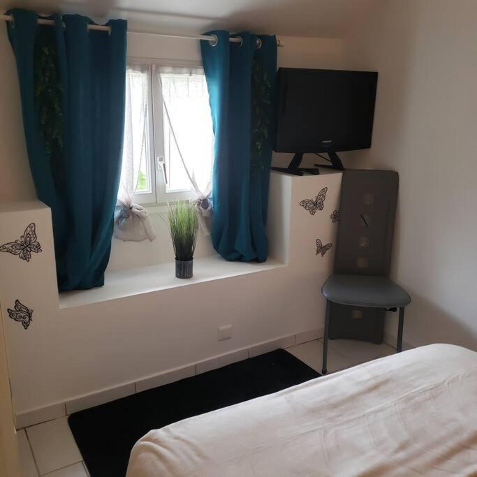 Photo of Bedroom in Marcilly-sur-Seine