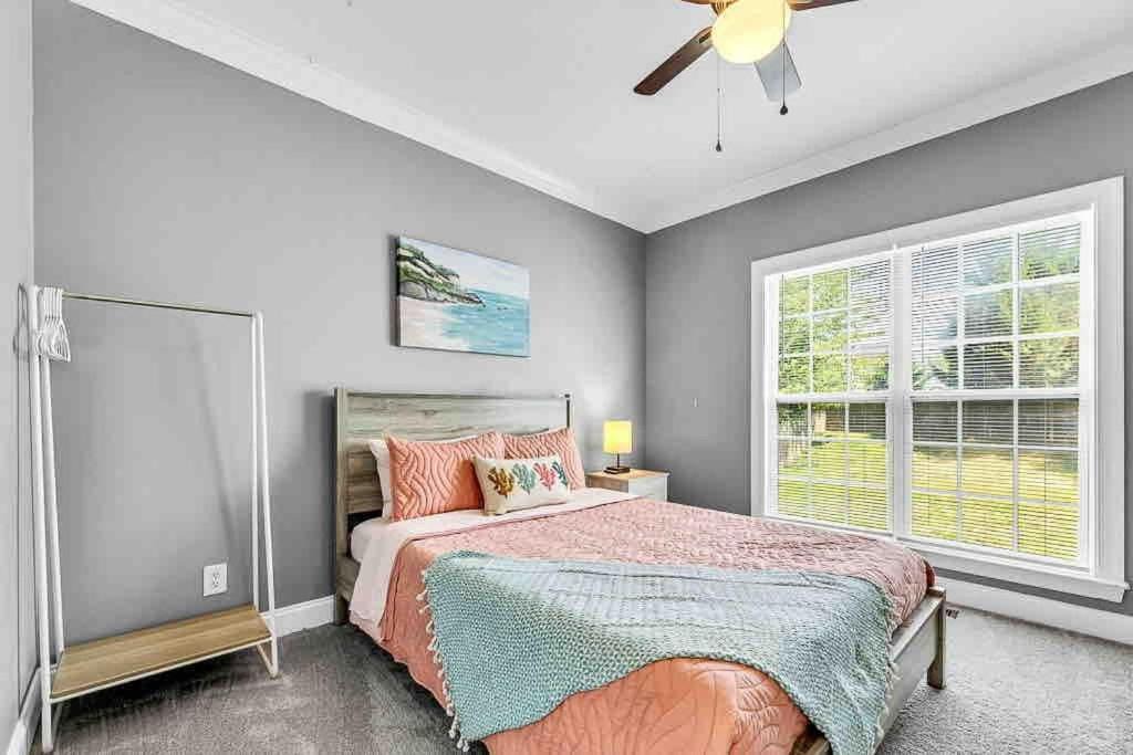 Photo of Bedroom in Forest Oaks