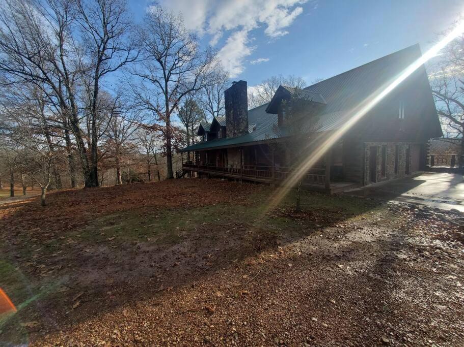 Photo of Buildings in Saint Joe