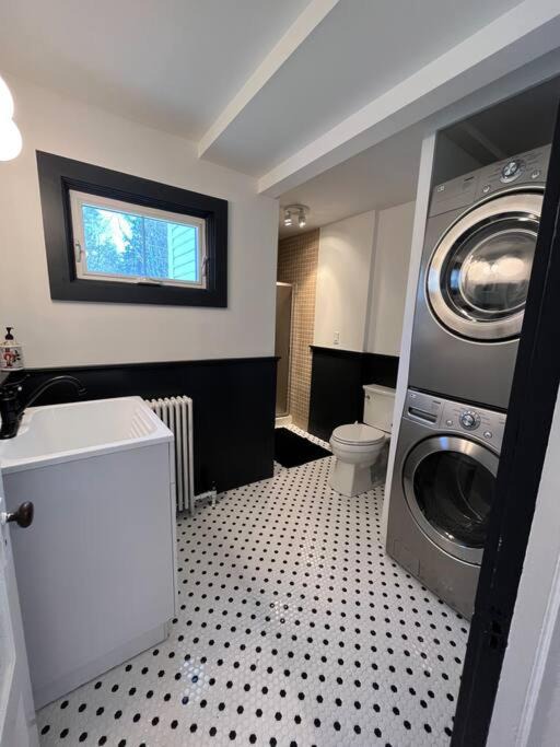 Photo of Bathroom in Litchfield Historic District