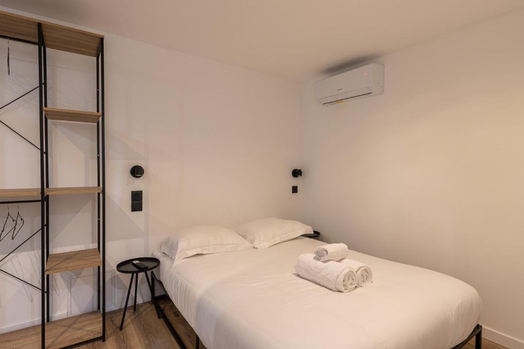 Photo of Others in 2nd Arrondissement