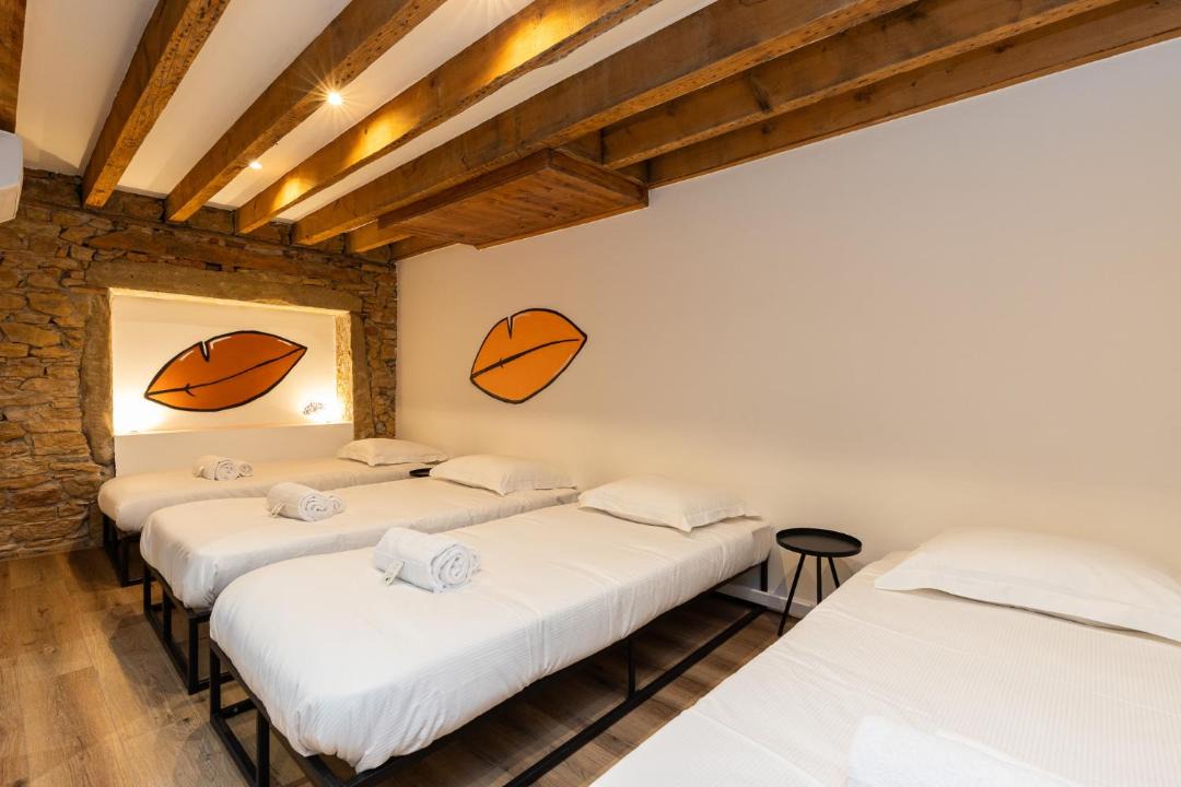 Photo of Others in 2nd Arrondissement