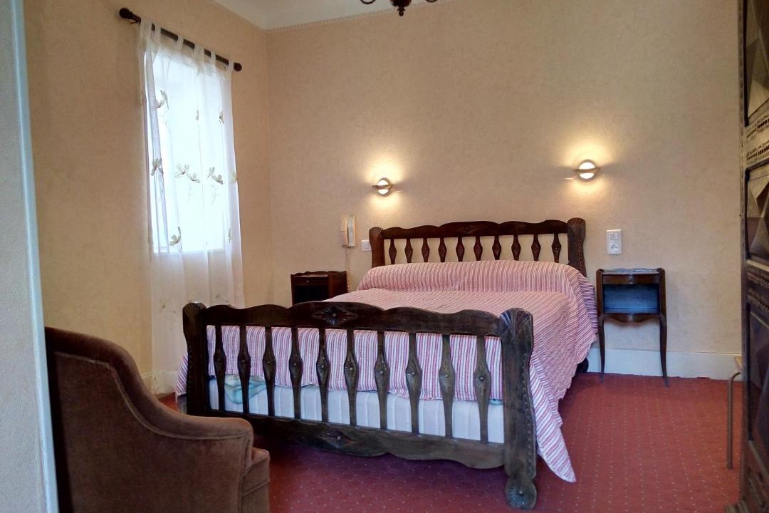 Photo of Others in Oust