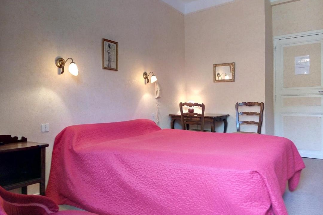 Photo of Others in Oust