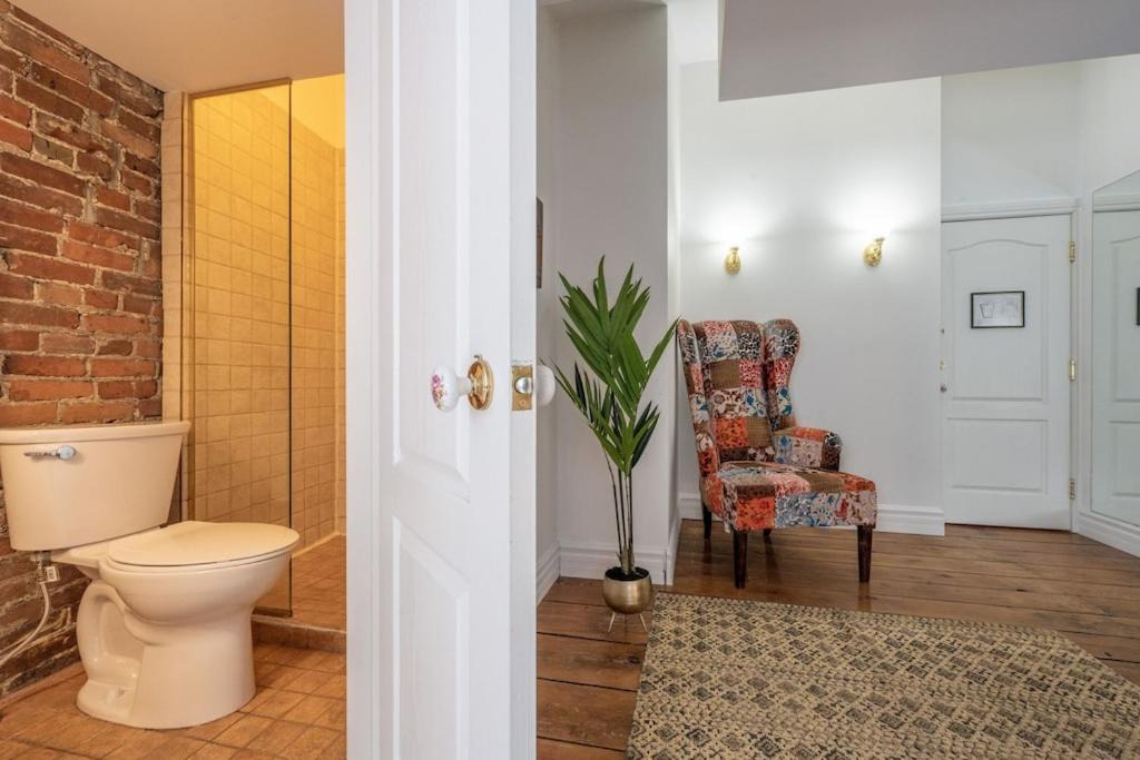 Photo of Bathroom in Ville-Marie