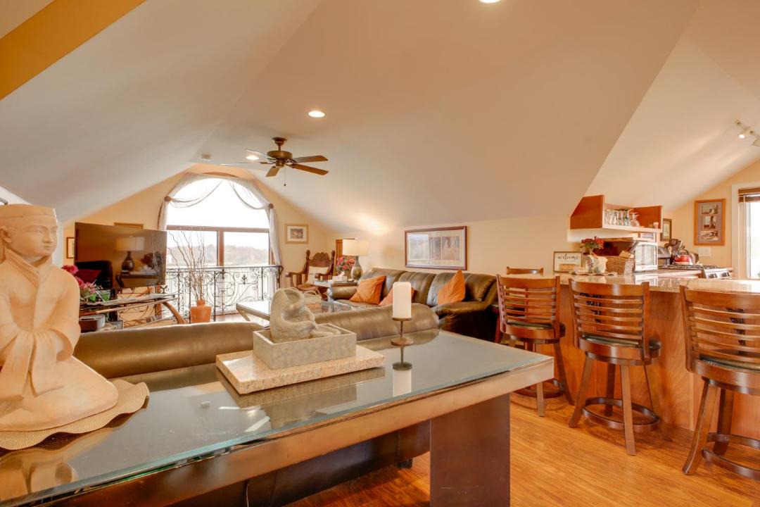 Photo of Livingroom in Schuylerville