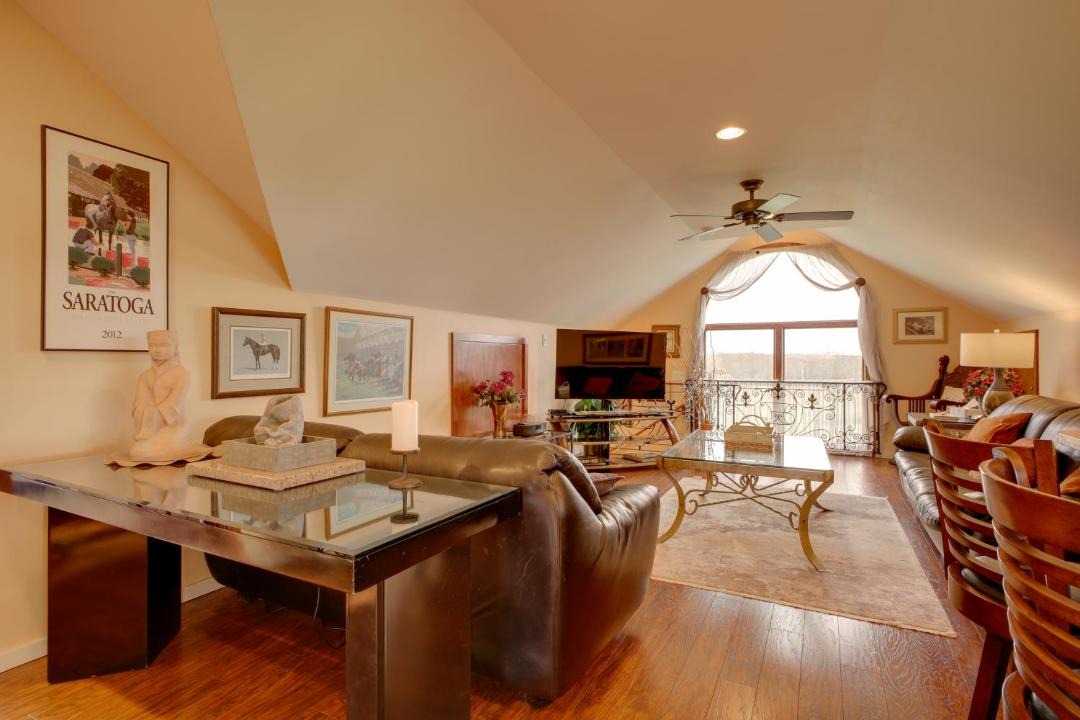 Photo of Livingroom in Schuylerville