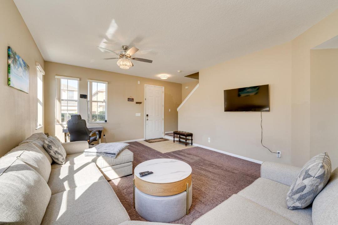 Photo of Livingroom in Legacy Park
