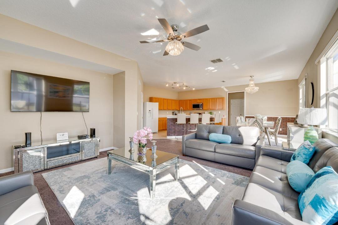 Photo of Livingroom in Legacy Park