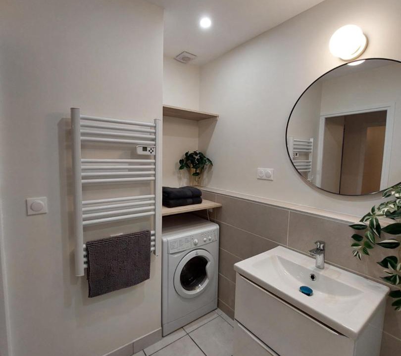 Photo of Bathroom in Zola - Pressense