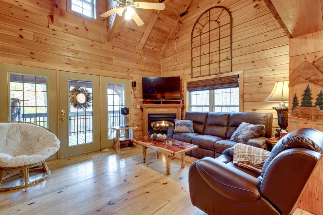 Photo of Livingroom in Rutherfordton
