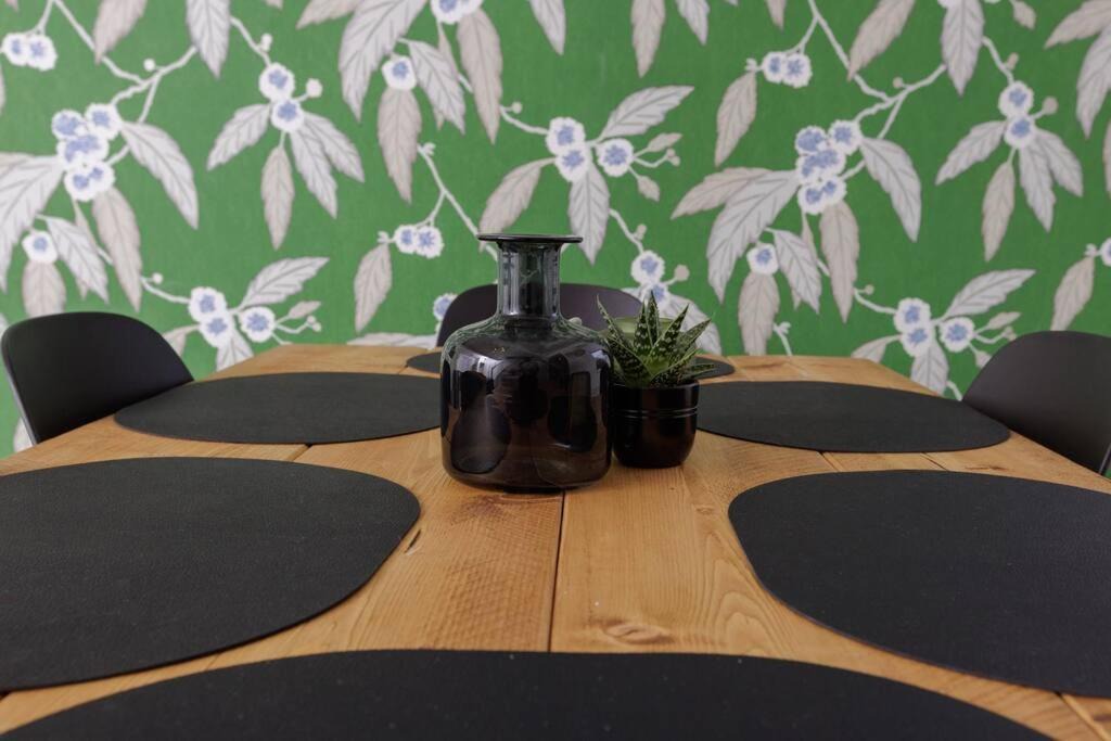 Photo of Livingroom in Caerphilly