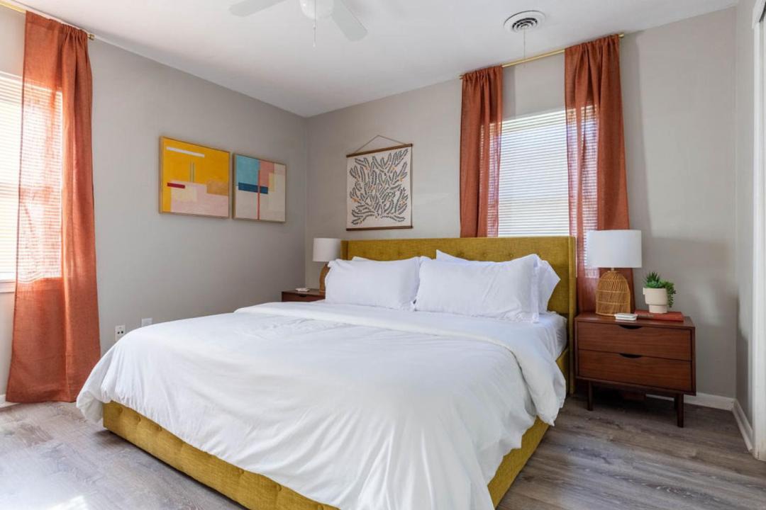 Photo of Bedroom in Maple Heights