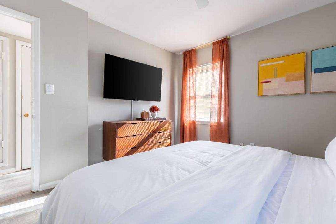 Photo of Bedroom in Maple Heights