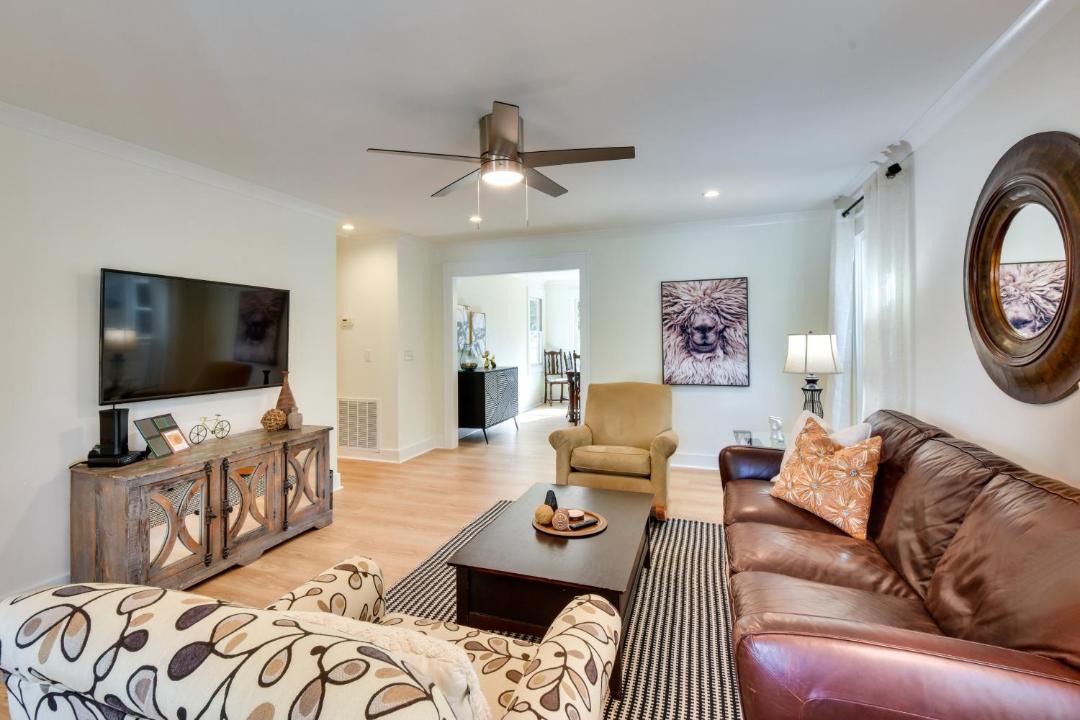 Photo of Livingroom in Travelers Rest