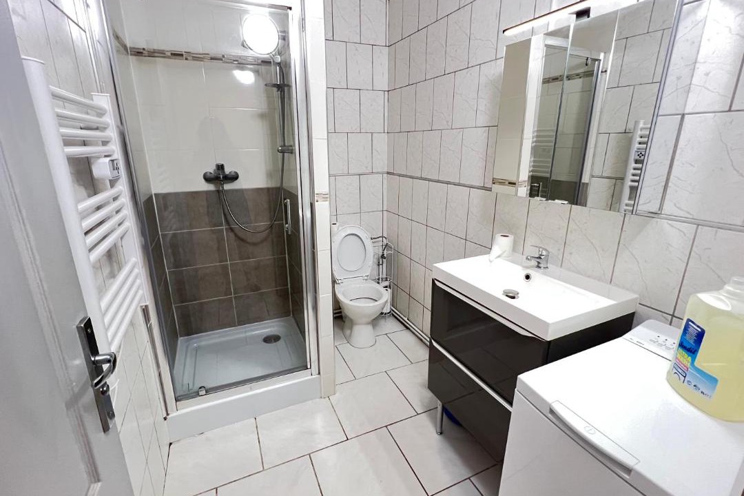 Photo of Bathroom in Briey